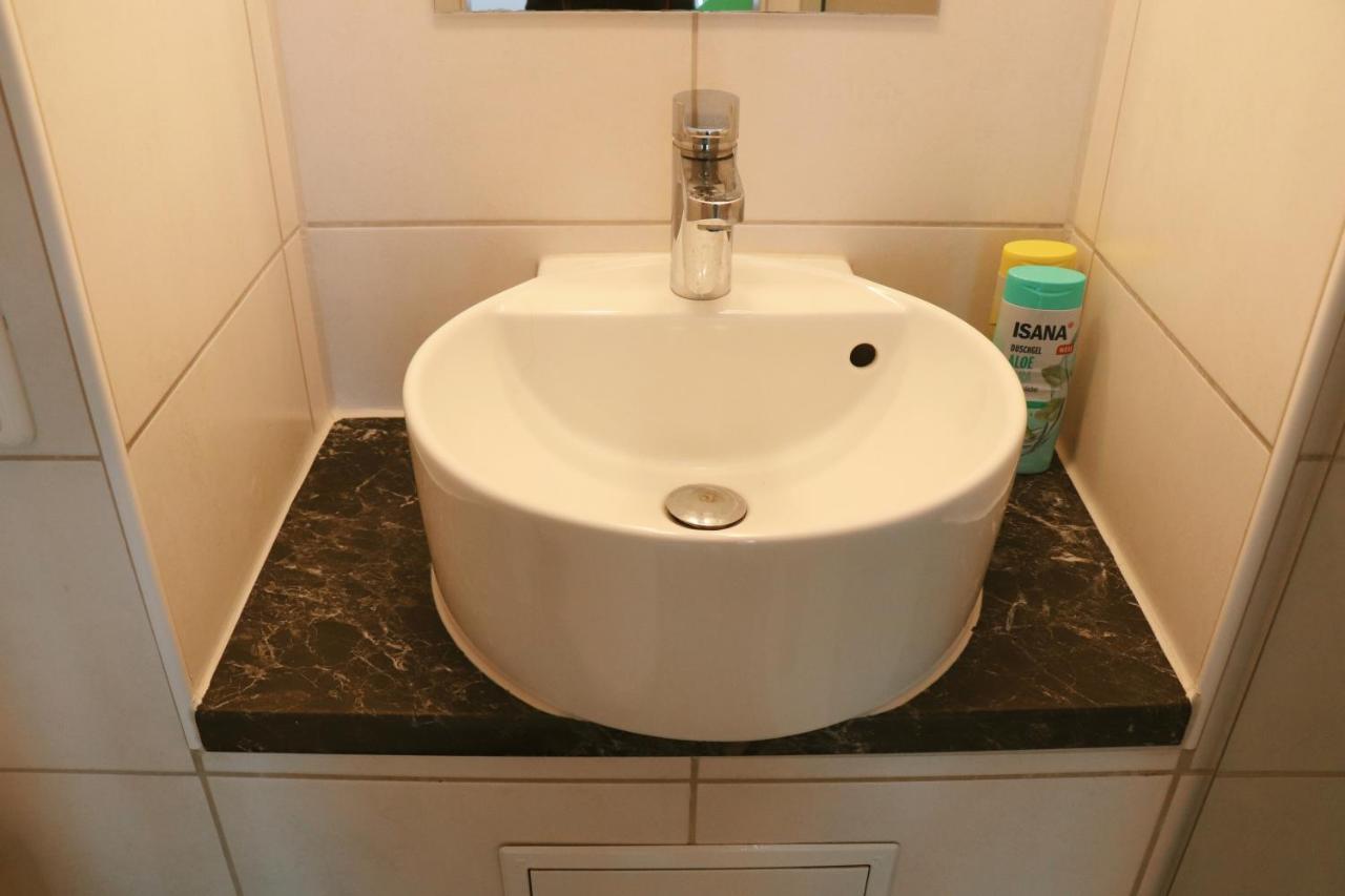 Helles Apartment Fuer 1-2 Pers. Mit Parkplatz Und Wifi Kraiburg am Inn Kültér fotó