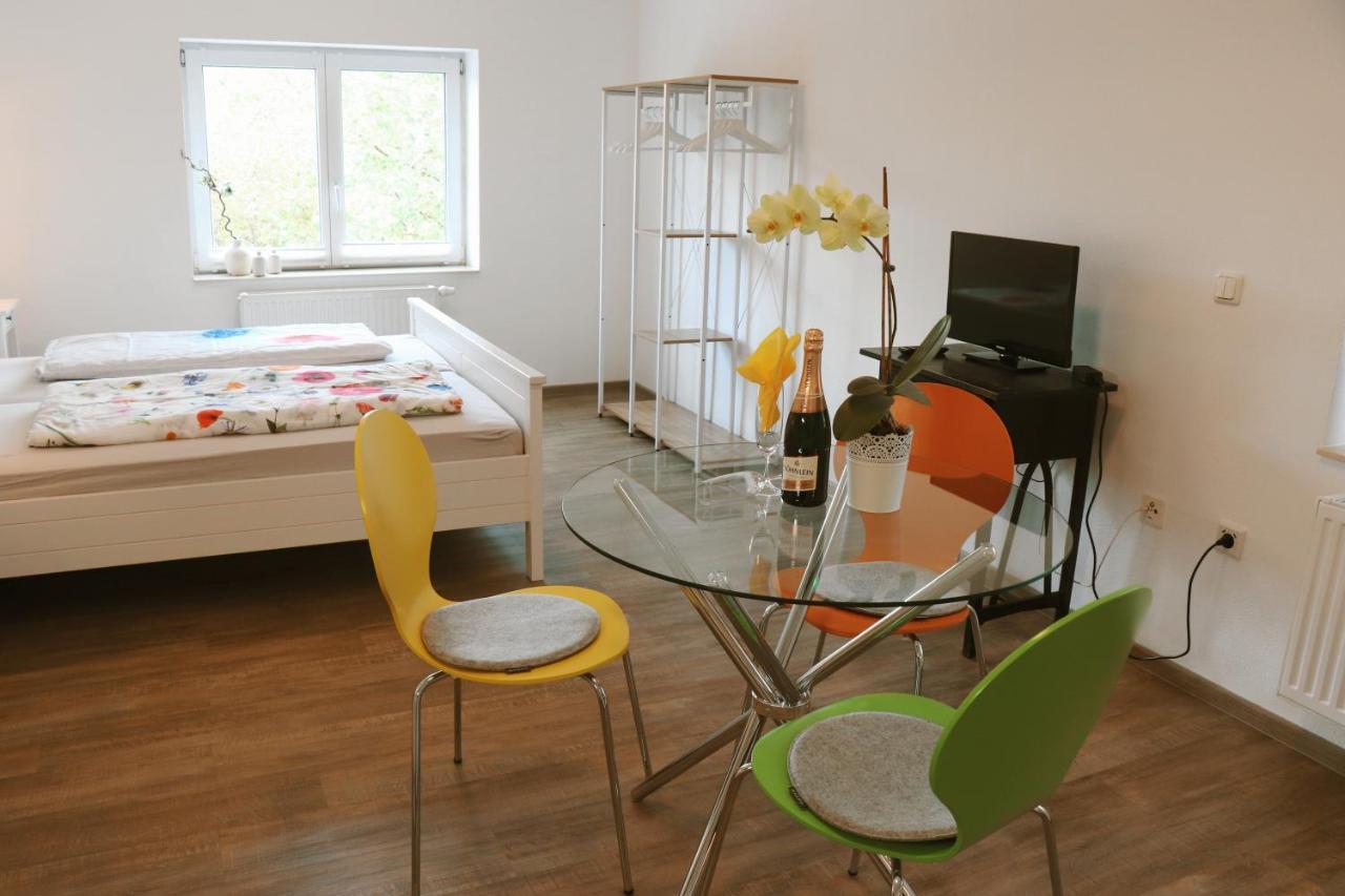 Helles Apartment Fuer 1-2 Pers. Mit Parkplatz Und Wifi Kraiburg am Inn Kültér fotó